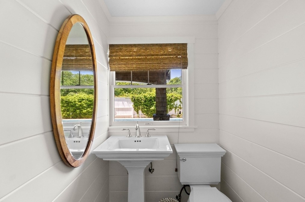 17 Atlantic Ave, Cohasset MA  02025-1802 exterior