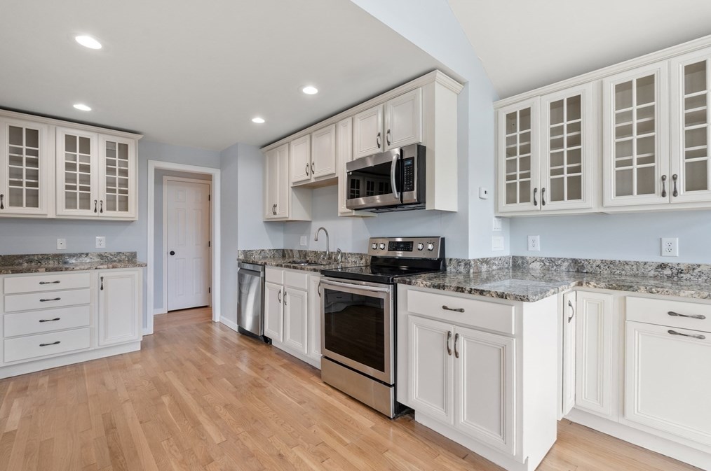 200 Charge Pond Rd, Wareham MA 02571-1113 exterior