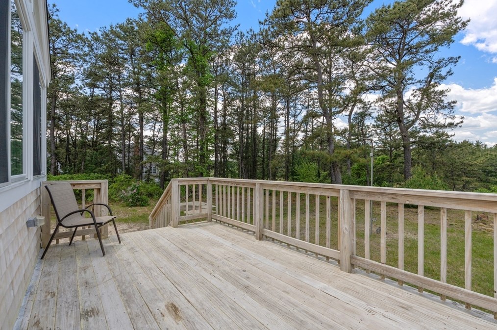 200 Charge Pond Rd, Wareham MA 02571-1113 exterior