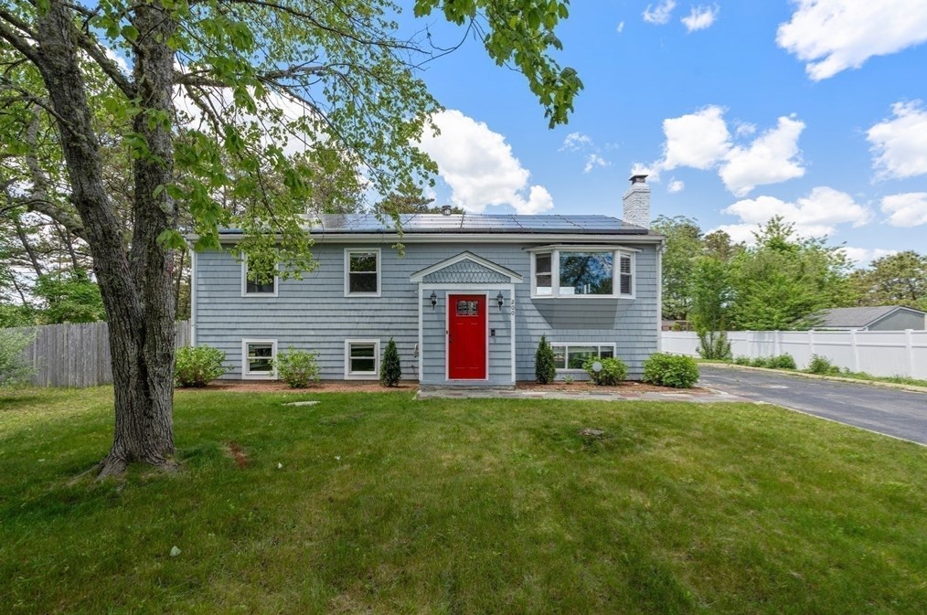 200 Charge Pond Rd, Wareham MA 02571-1113 exterior