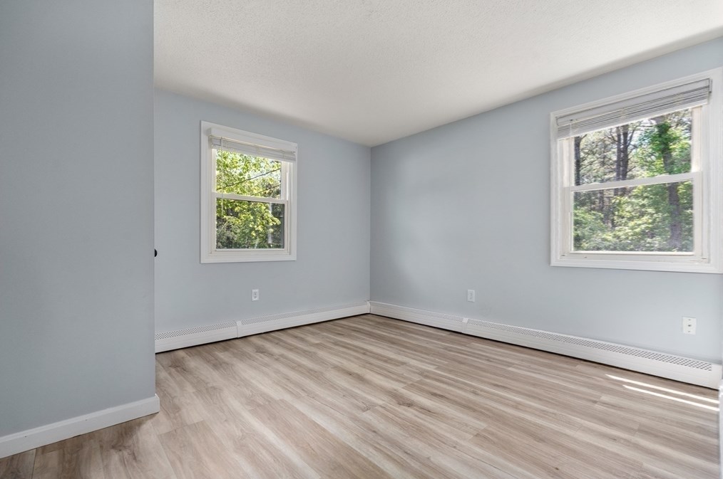 200 Charge Pond Rd, Wareham MA 02571-1113 exterior