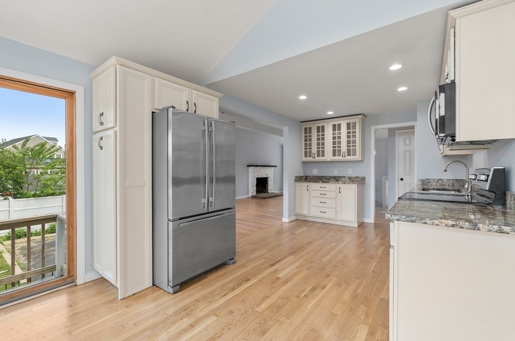 200 Charge Pond Rd, Wareham MA 02571-1113 exterior