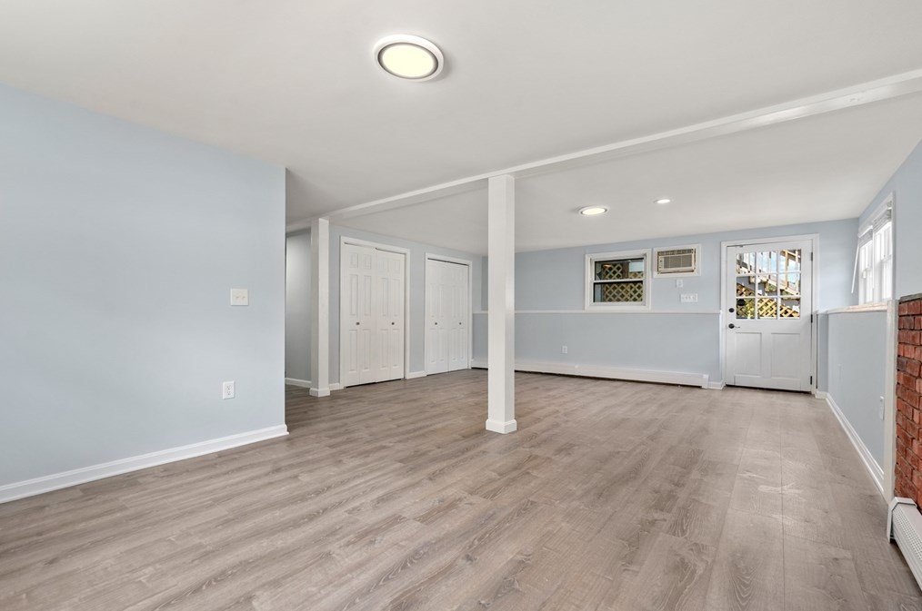 200 Charge Pond Rd, Wareham MA 02571-1113 exterior