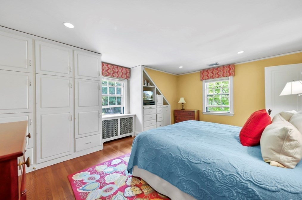 20 Royal Rd, Belmont MA 02478-2459 exterior