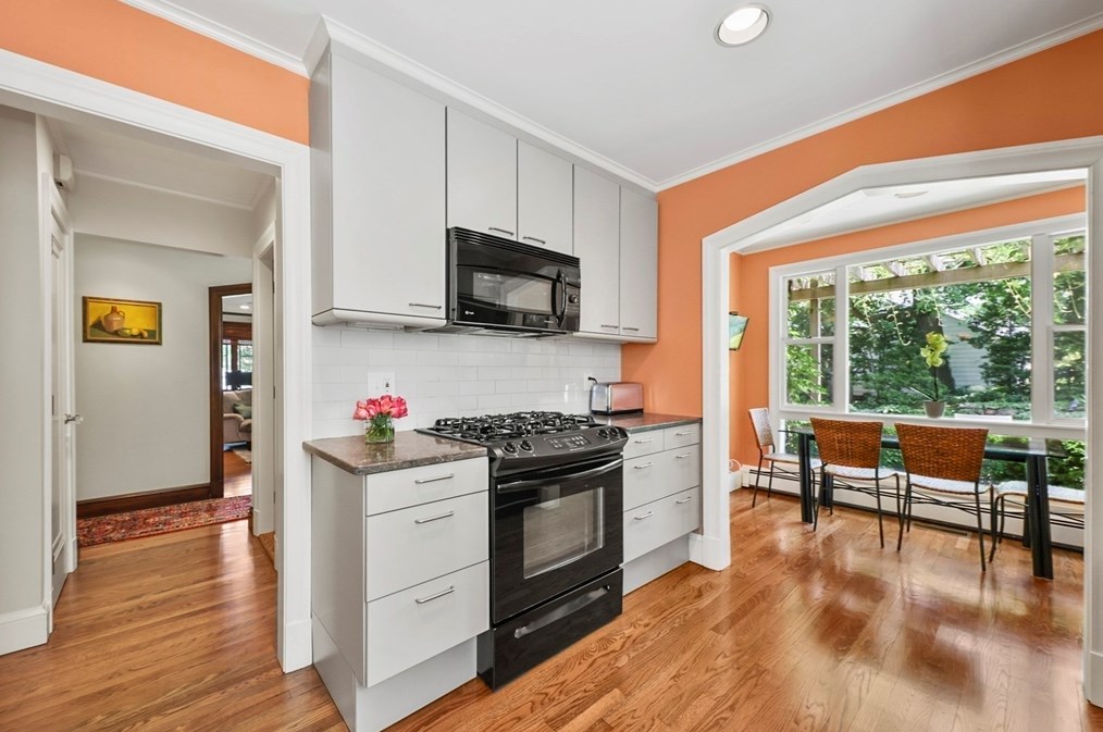 20 Royal Rd, Belmont MA 02478-2459 exterior