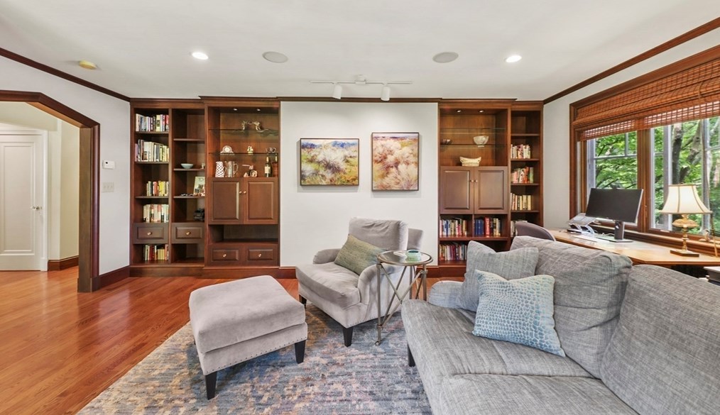 20 Royal Rd, Belmont MA 02478-2459 exterior