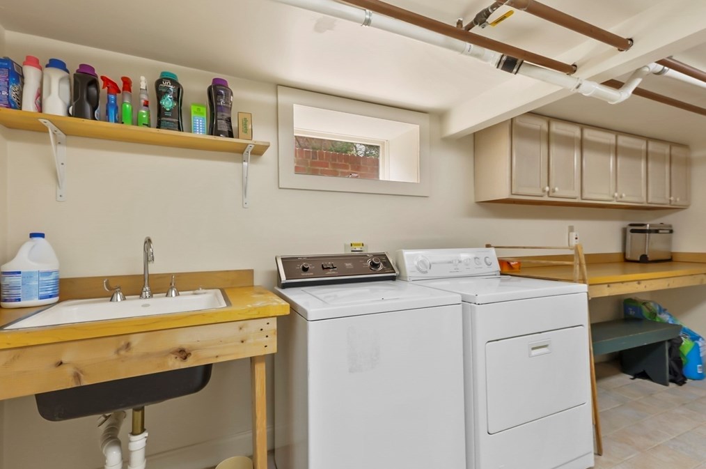 20 Royal Rd, Belmont MA 02478-2459 exterior