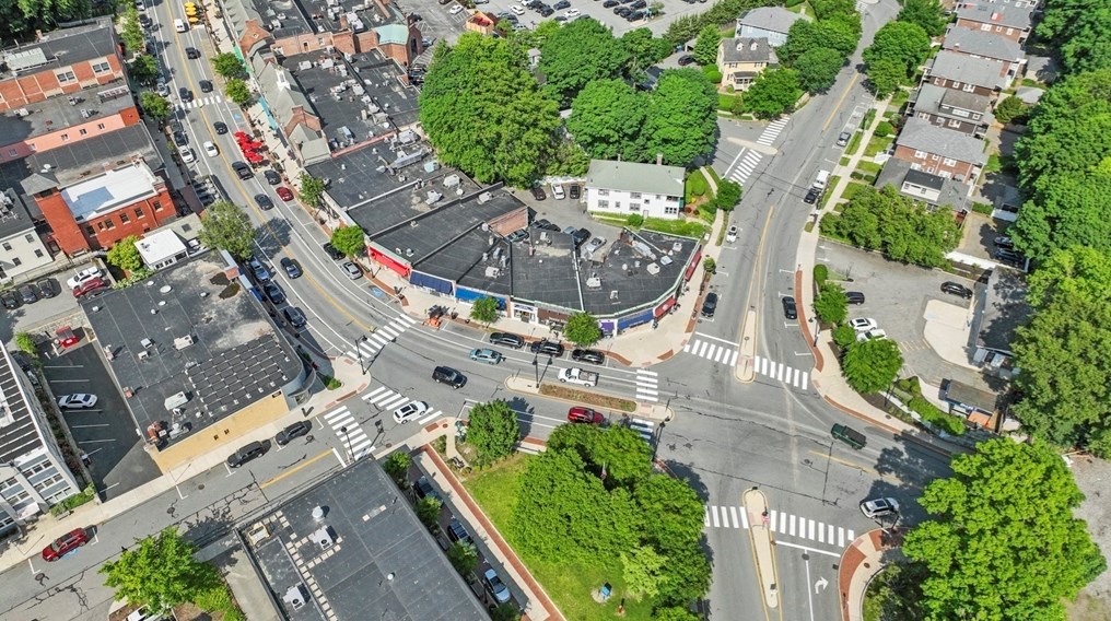 20 Royal Rd, Belmont MA 02478-2459 exterior