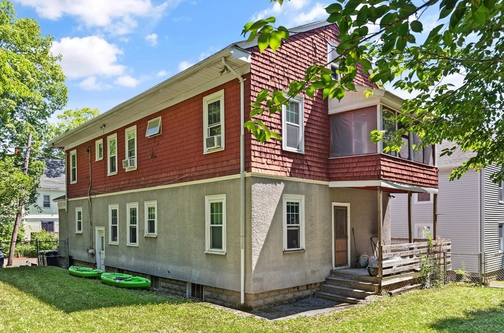 212 Maplewood St, Watertown MA  02472-1302 exterior