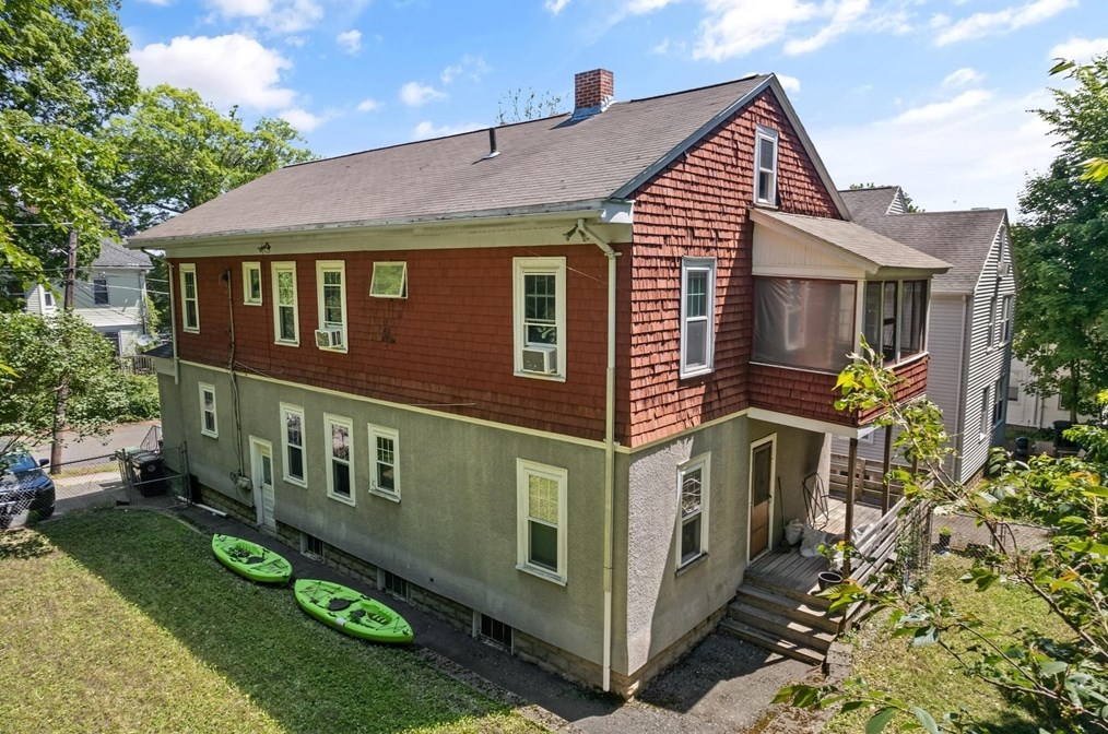 212 Maplewood St, Watertown MA  02472-1302 exterior