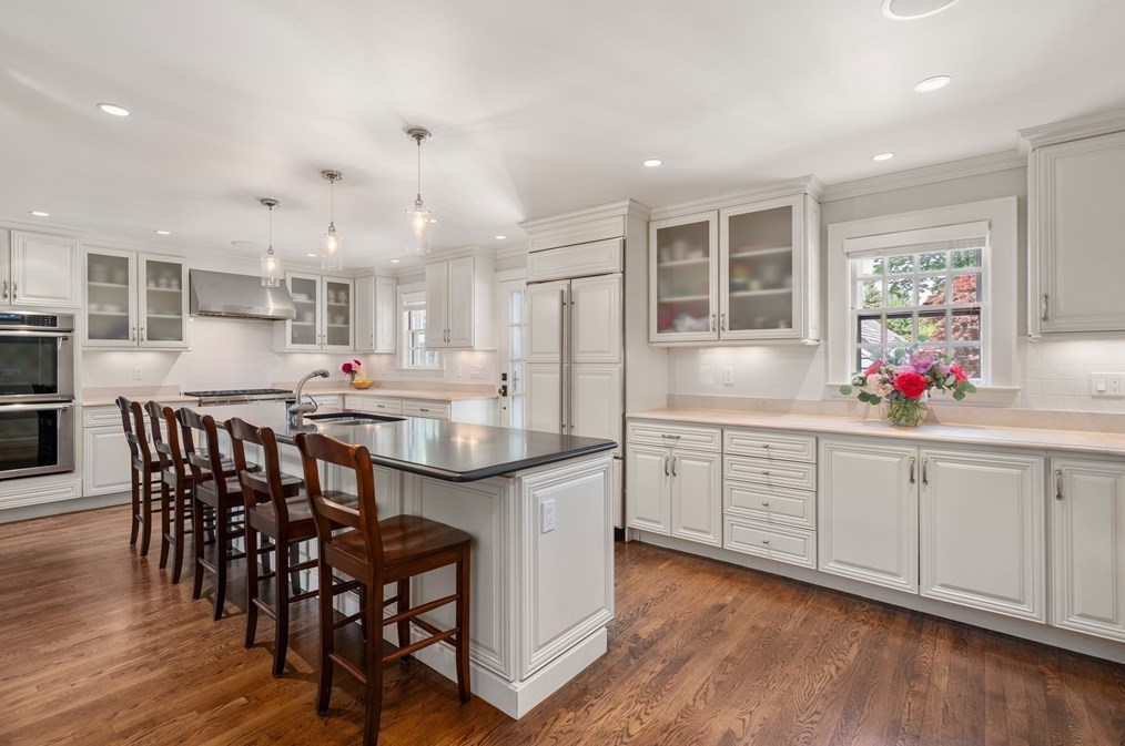 125 Rutledge Rd, Belmont MA 02478-3323 exterior