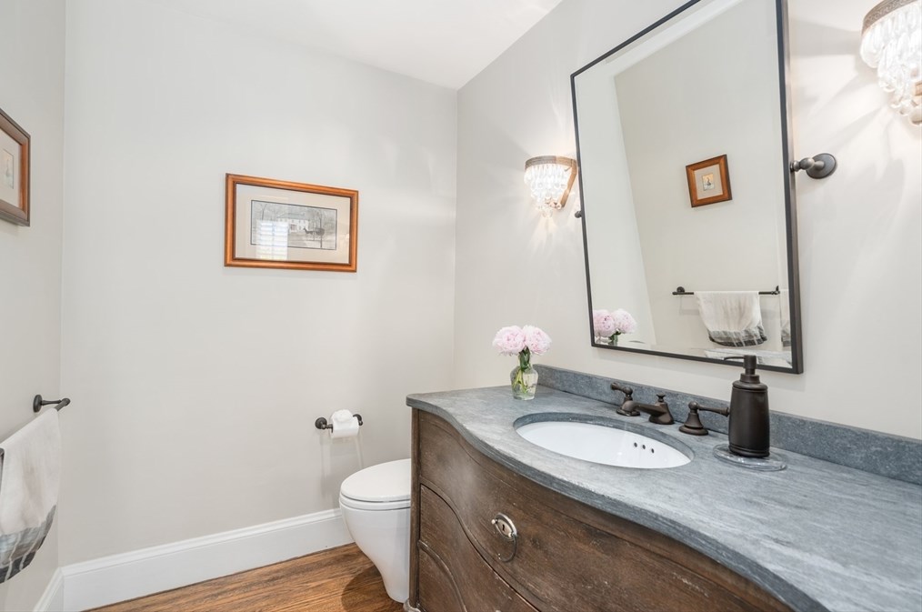 125 Rutledge Rd, Belmont MA 02478-3323 exterior