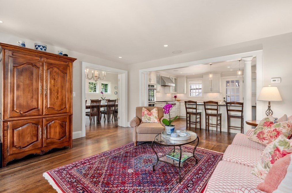 125 Rutledge Rd, Belmont MA 02478-3323 exterior