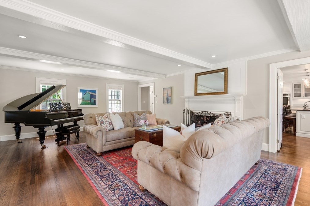 125 Rutledge Rd, Belmont MA 02478-3323 exterior