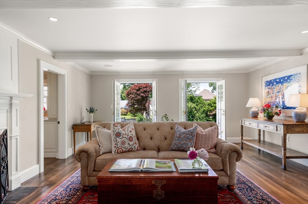 125 Rutledge Rd, Belmont MA 02478-3323 exterior