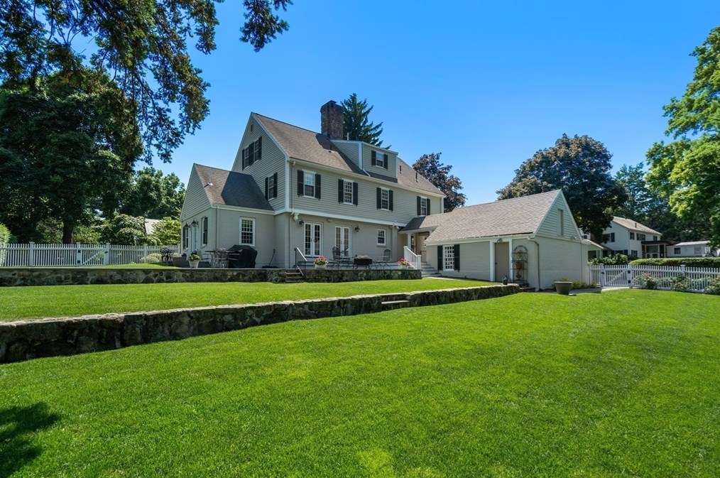 125 Rutledge Rd, Belmont MA 02478-3323 exterior