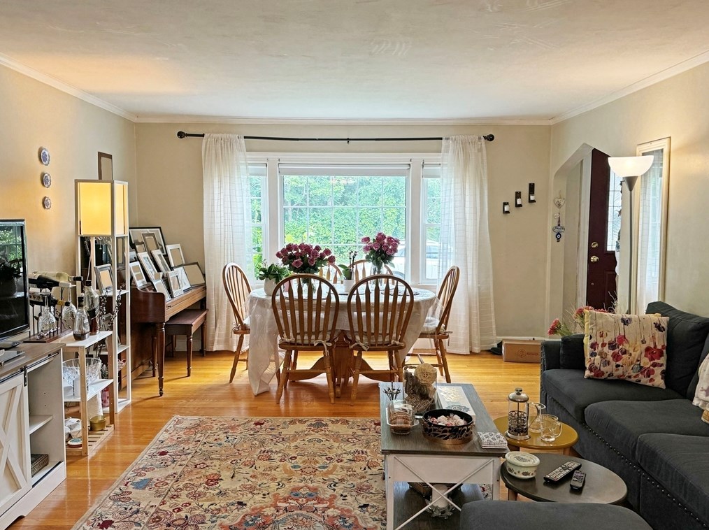 125 Waban St, Newton MA 02458-1412 exterior