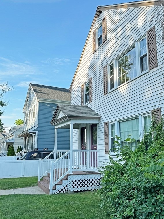 125 Waban St, Newton MA 02458-1412 exterior