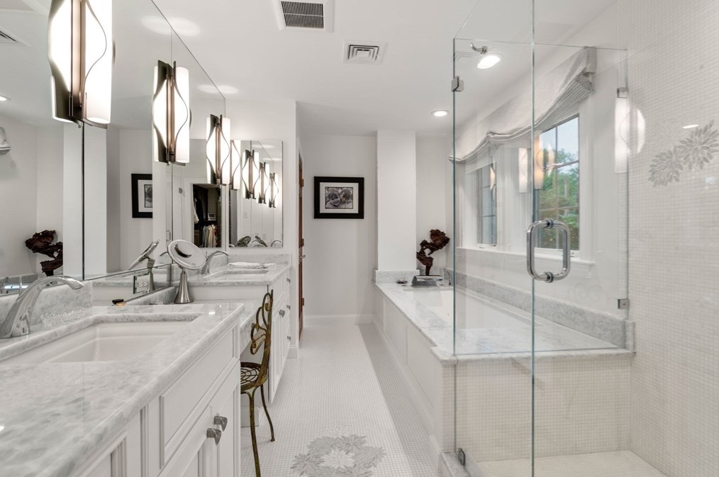 24 Mohawk Rd, Arlington MA 02474-1606 exterior