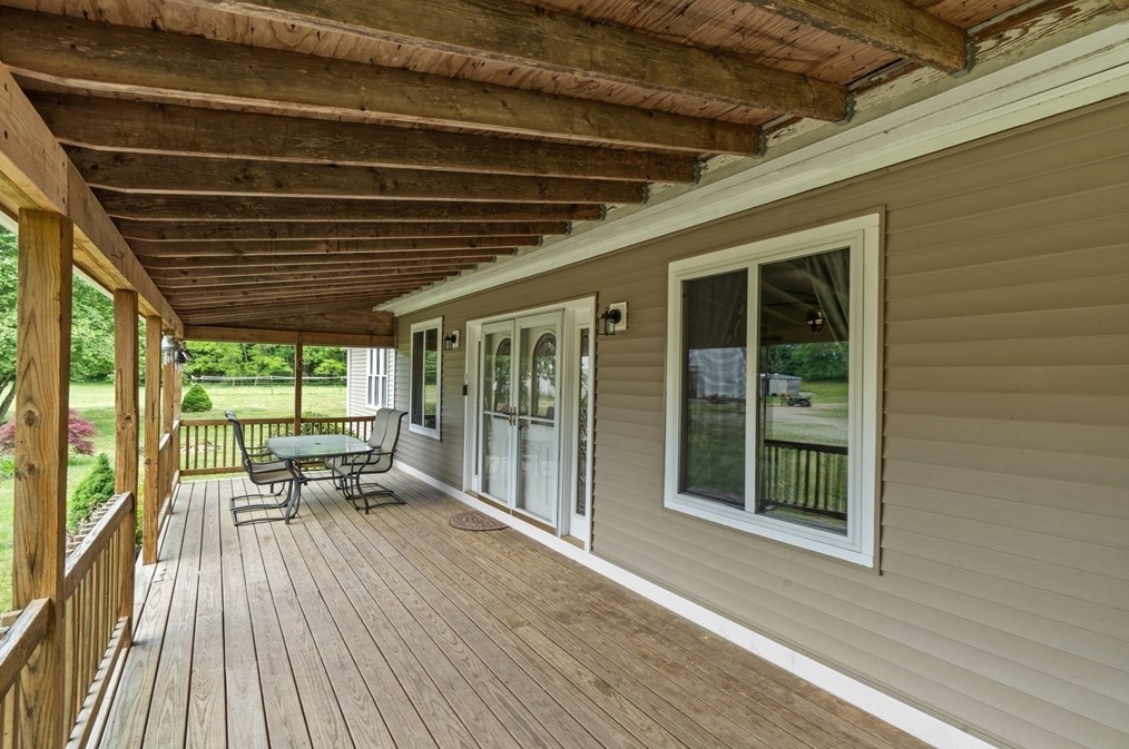 1920 Elm St, Dighton MA 02715-1237 exterior