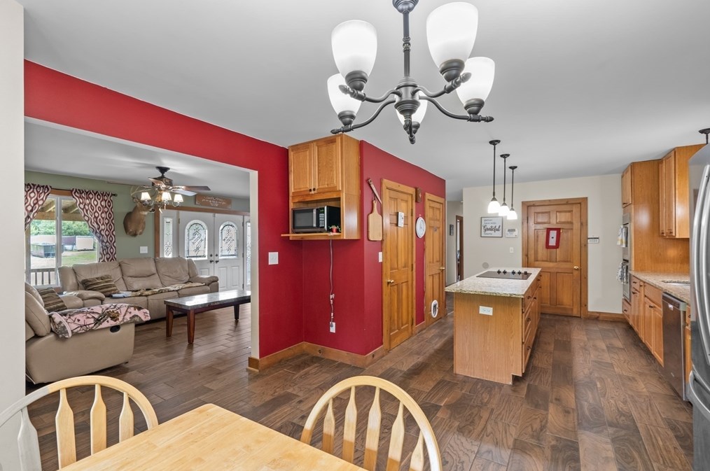 1920 Elm St, Dighton MA 02715-1237 exterior