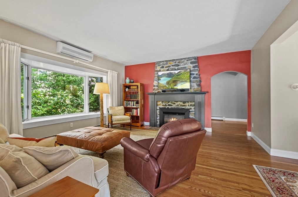 67 Bennetts Rd, Sturbridge MA  01566-1402 exterior