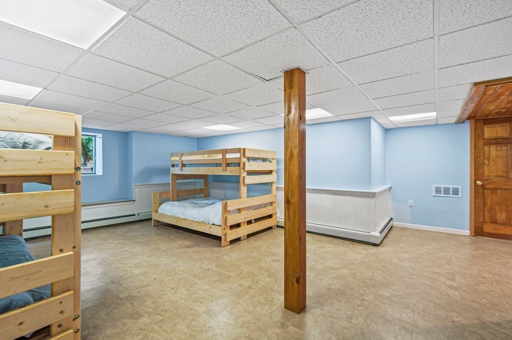 67 Bennetts Rd, Sturbridge MA  01566-1402 exterior