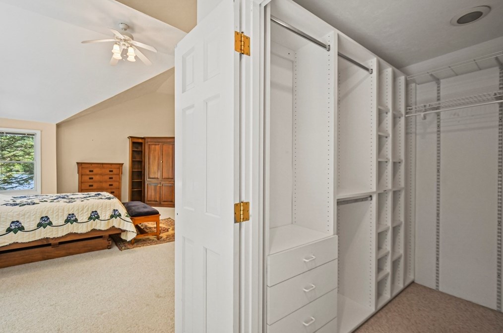 67 Bennetts Rd, Sturbridge MA  01566-1402 exterior