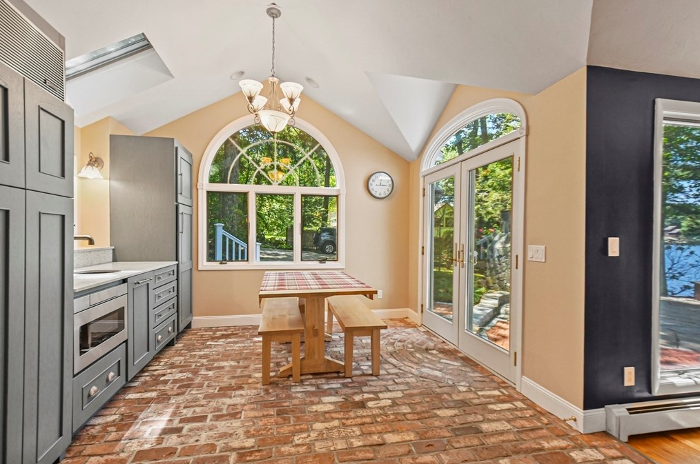 67 Bennetts Rd, Sturbridge MA  01566-1402 exterior