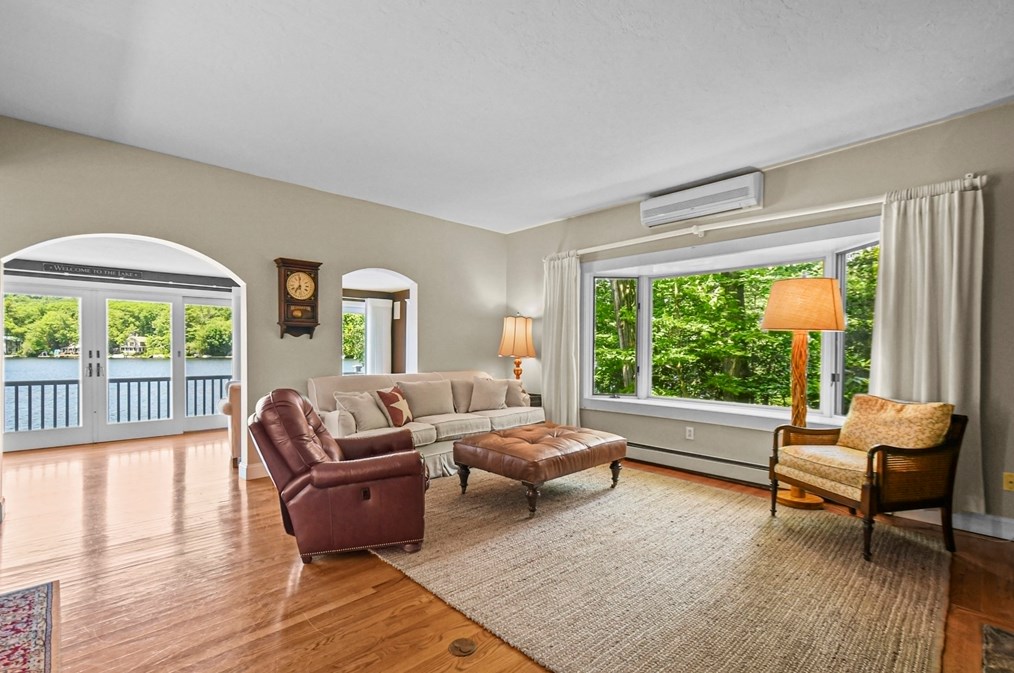 67 Bennetts Rd, Sturbridge MA  01566-1402 exterior