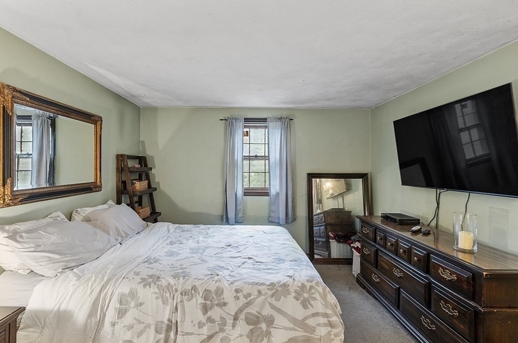 16 Geiger Dr, Tewksbury MA 01876-2307 exterior