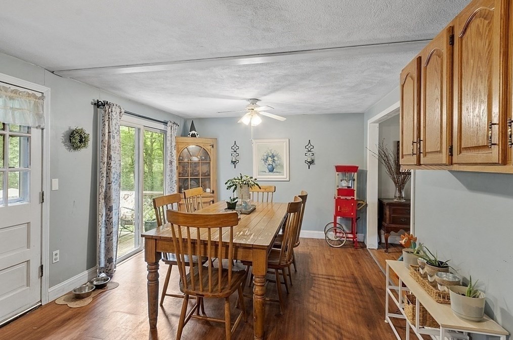 16 Geiger Dr, Tewksbury MA 01876-2307 exterior