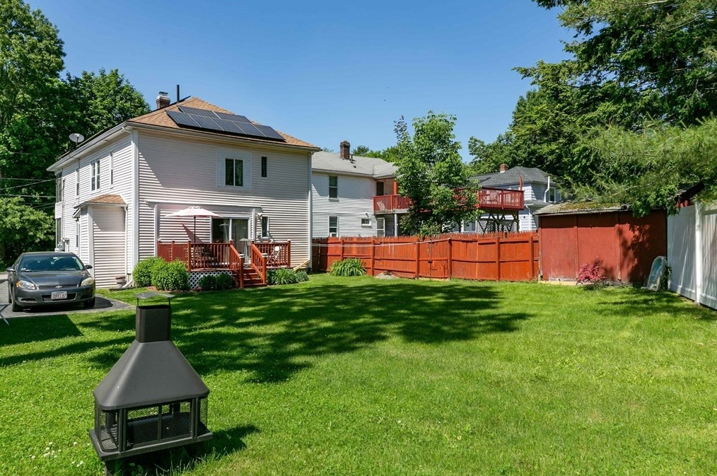 12 Upland Ave, Webster MA 01570-2342 exterior