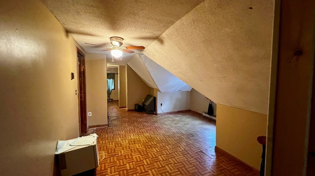 51 Vw St, Holyoke MA 01040-3542 exterior