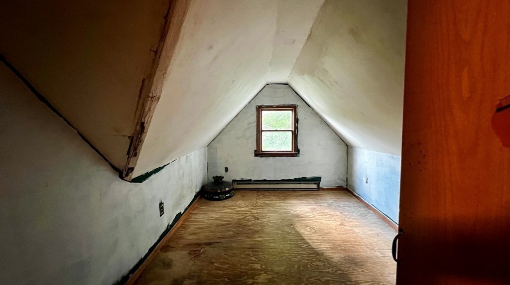 51 Vw St, Holyoke MA 01040-3542 exterior