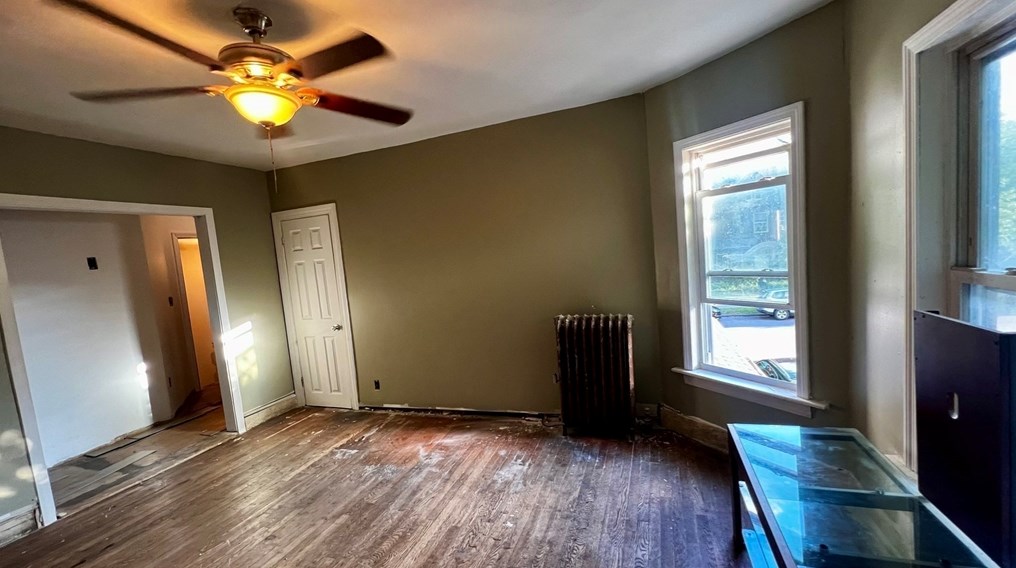 51 Vw St, Holyoke MA 01040-3542 exterior