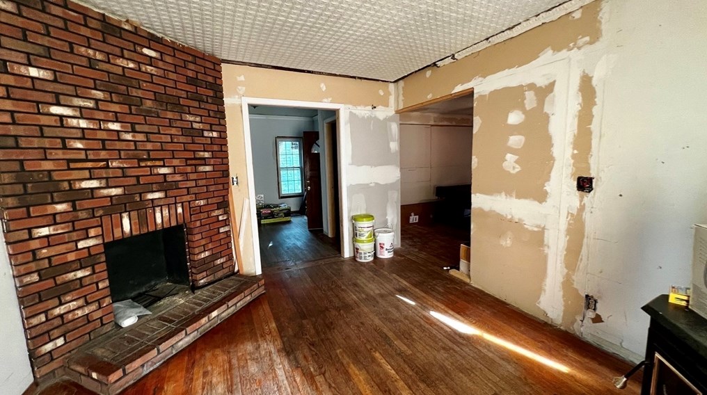 51 Vw St, Holyoke MA 01040-3542 exterior