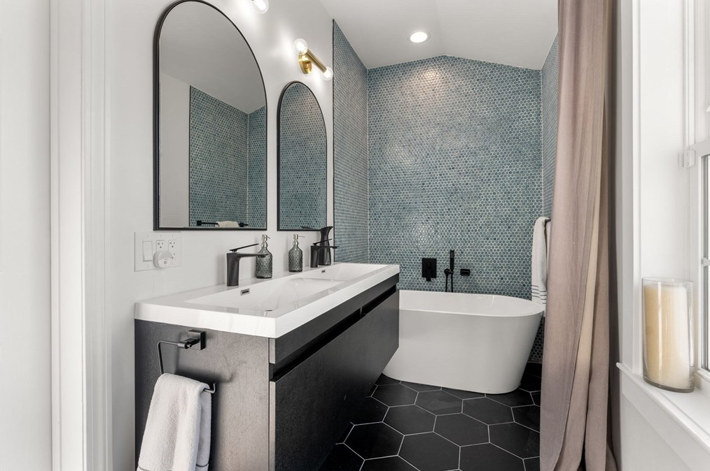 148 Lexington St, Newton MA 02466-1307 exterior