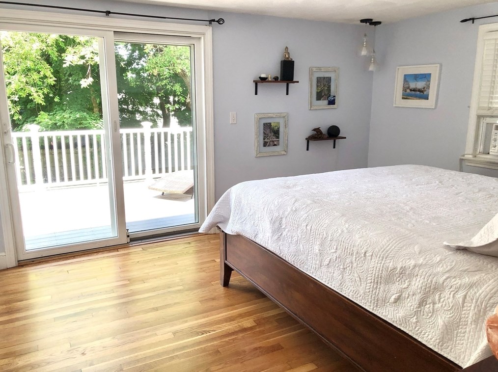 8 Eel Riv Cir, Plymouth MA 02360 exterior