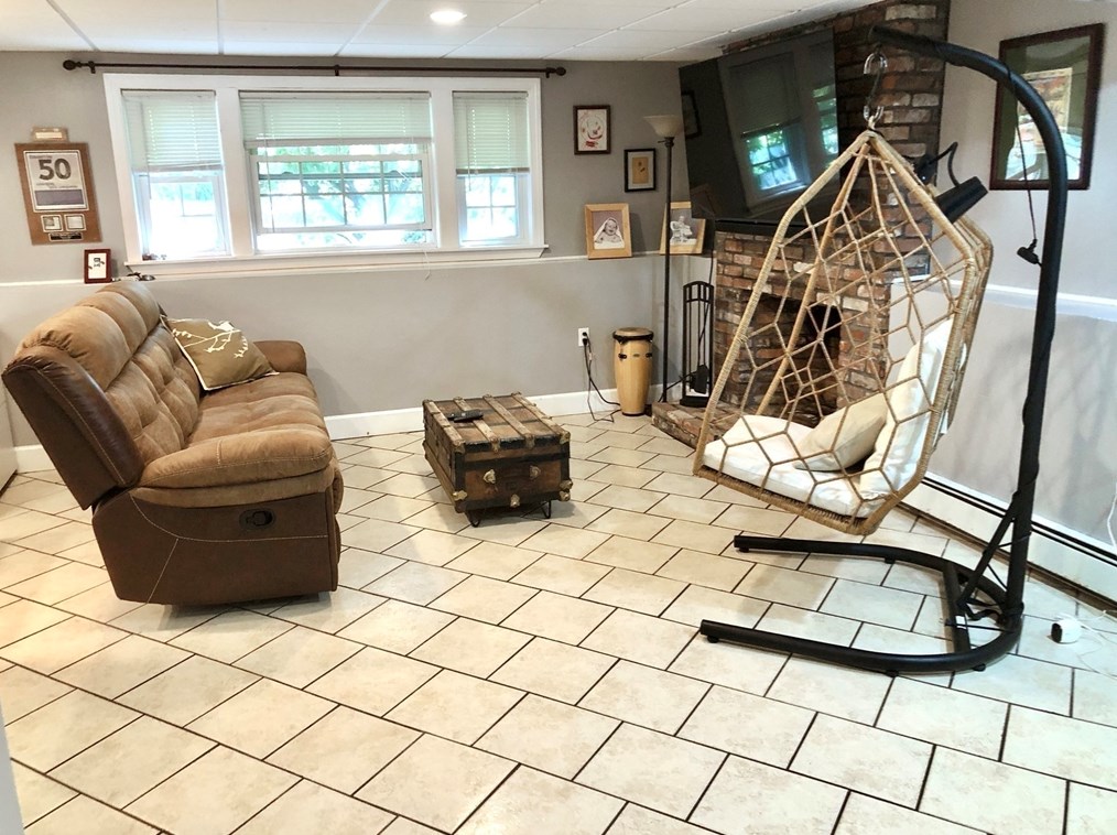 8 Eel Riv Cir, Plymouth MA 02360 exterior