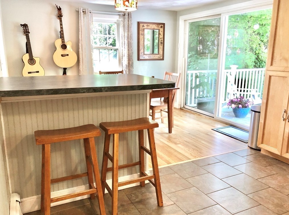 8 Eel Riv Cir, Plymouth MA 02360 exterior