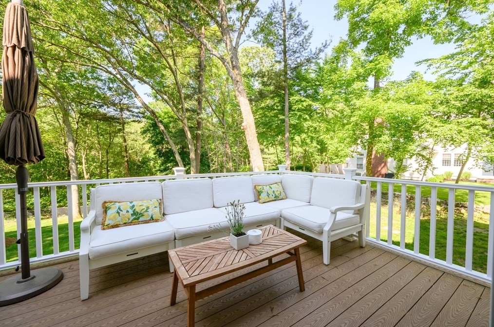 75 Popes Ln, Hingham MA 02043-2902 exterior