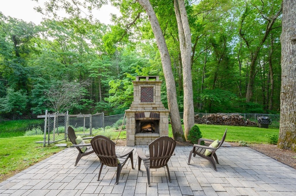 75 Popes Ln, Hingham MA 02043-2902 exterior