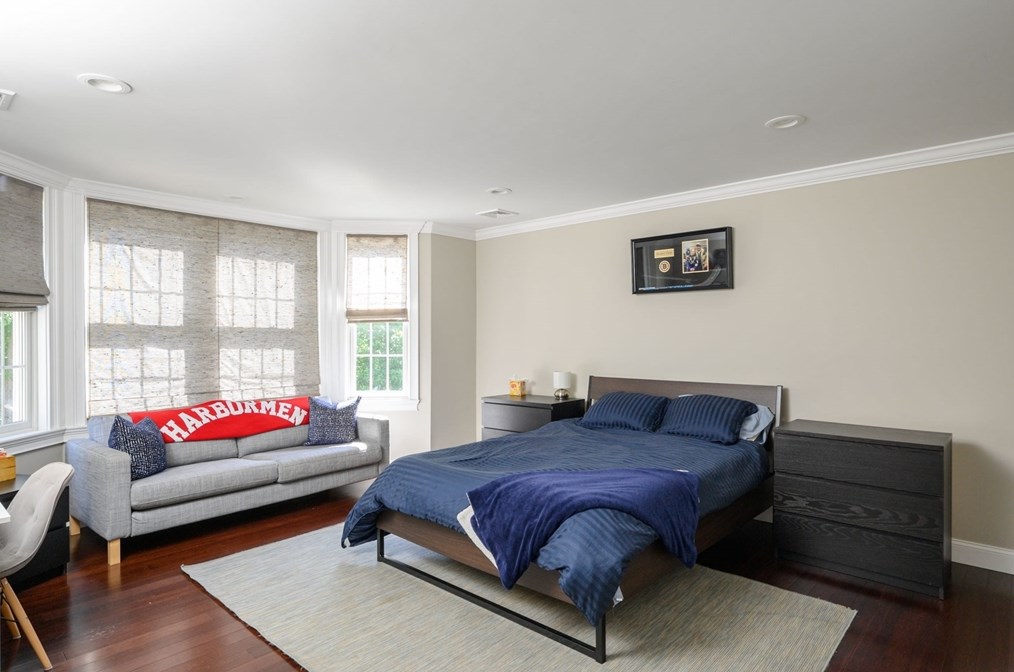 75 Popes Ln, Hingham MA 02043-2902 exterior