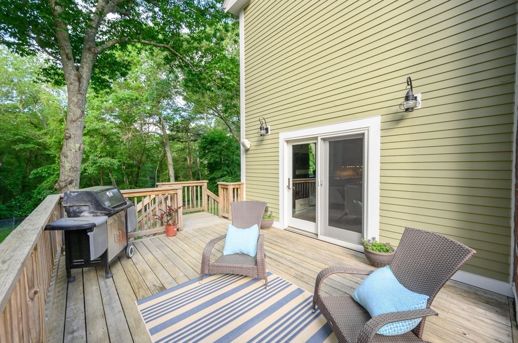 75 Popes Ln, Hingham MA 02043-2902 exterior