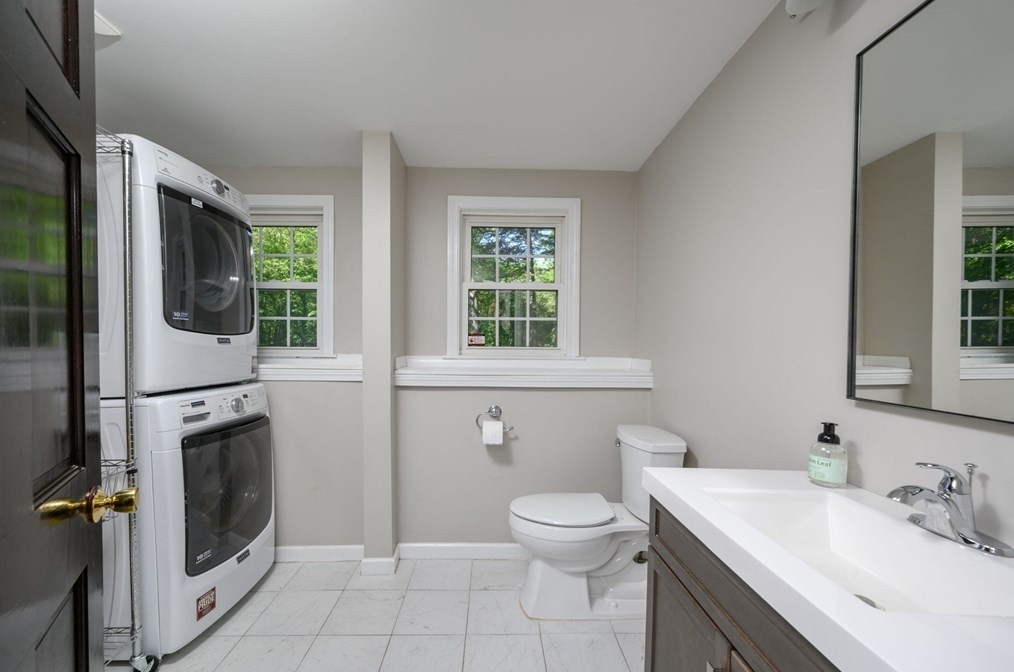 75 Popes Ln, Hingham MA 02043-2902 exterior