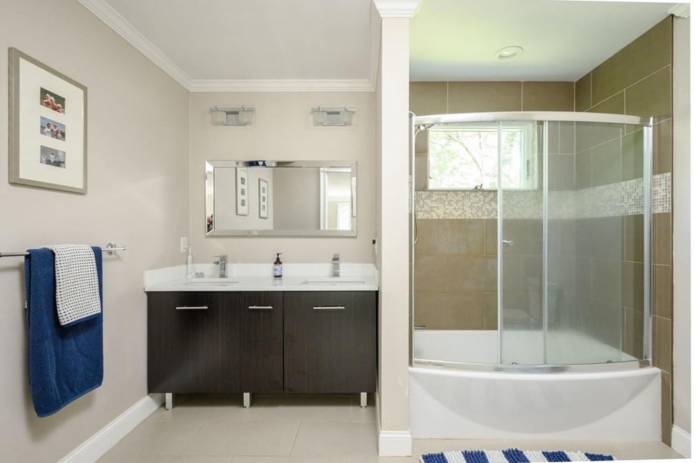 75 Popes Ln, Hingham MA 02043-2902 exterior