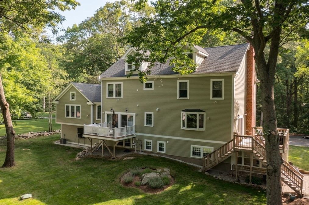 75 Popes Ln, Hingham MA 02043-2902 exterior