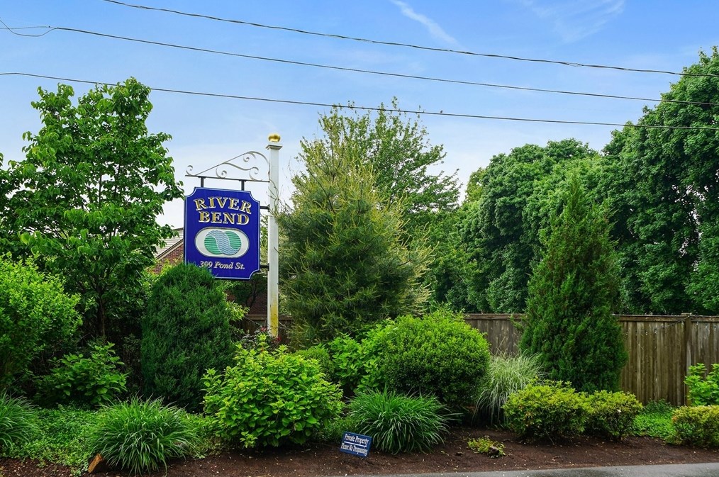 399 Pond St, Braintree MA 02184-6848 exterior