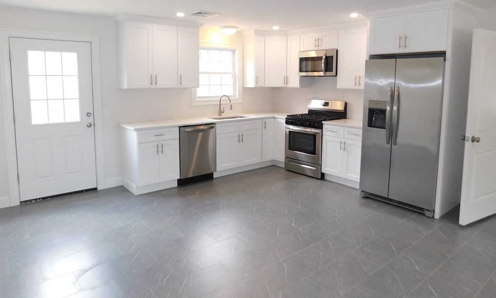 115 Winthrop St, Rehoboth MA 02769-2605 exterior